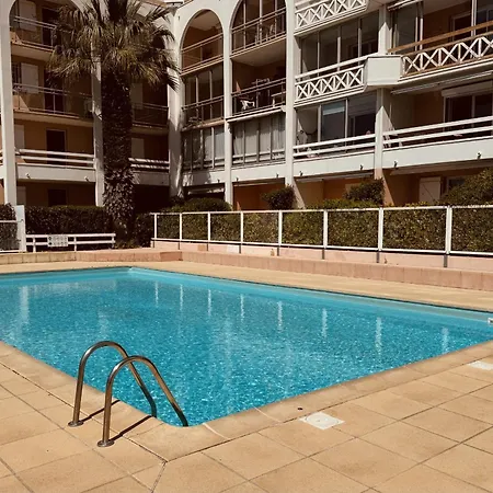 T2 Avec Piscine, Parking, Proche Des Plages Apartamento