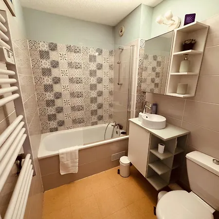 Apartamento T2 Avec Piscine, Parking, Proche Des Plages Sète