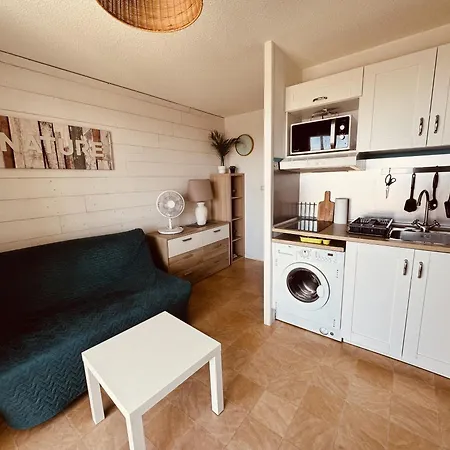 T2 Avec Piscine, Parking, Proche Des Plages Apartman *