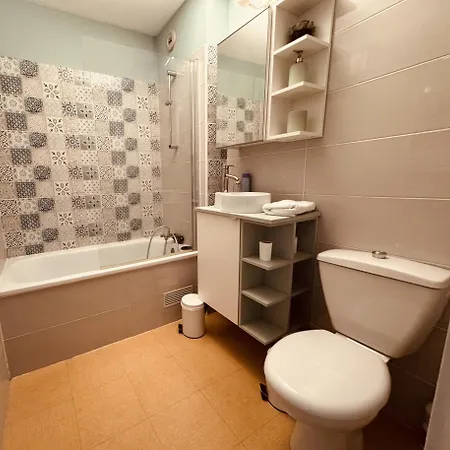 Apartman T2 Avec Piscine, Parking, Proche Des Plages