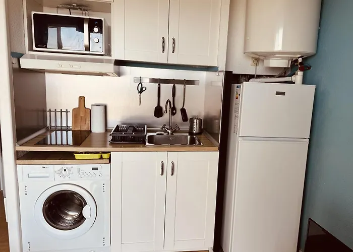 T2 Avec Piscine, Parking, Proche Des Plages Sète