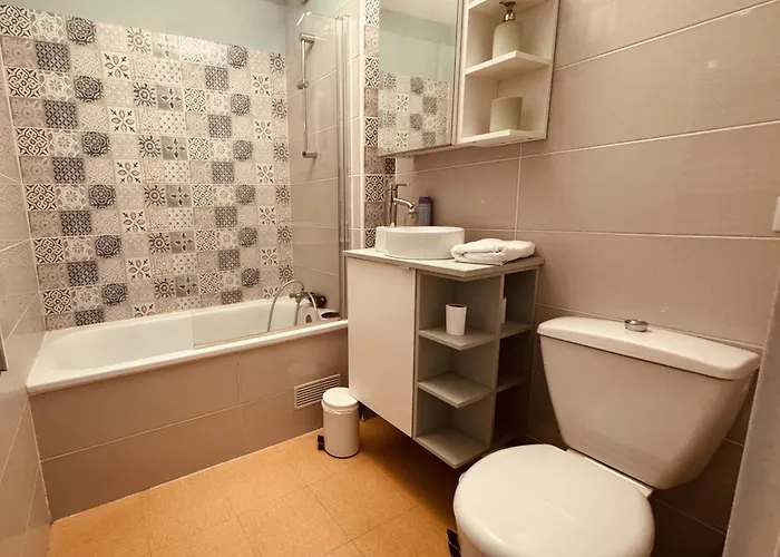 Apartman T2 Avec Piscine, Parking, Proche Des Plages